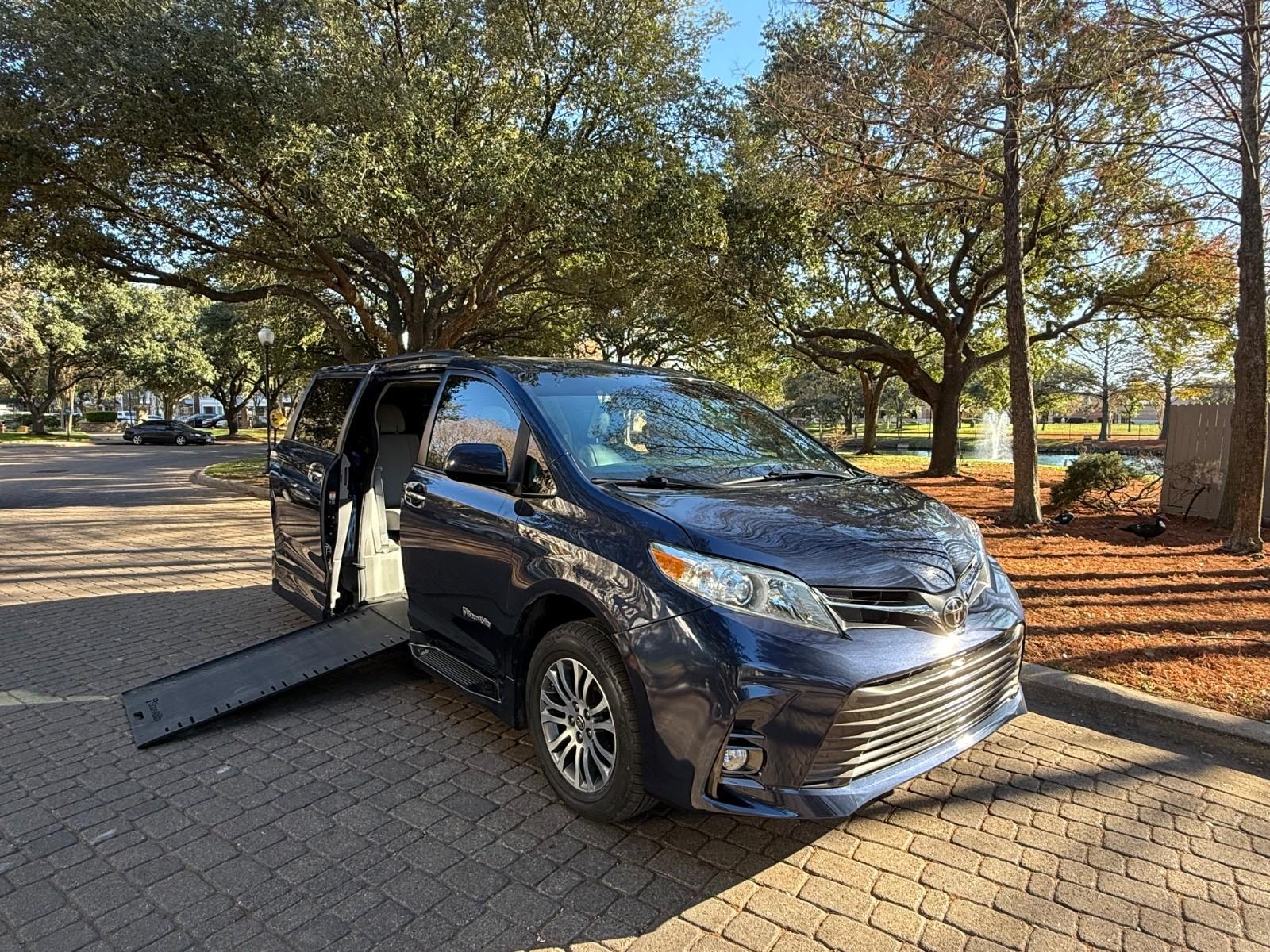 Toyota Sienna wheelchair accessible van