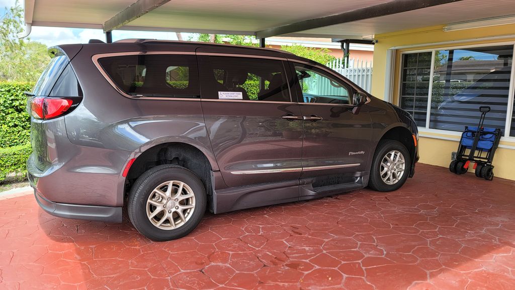 Chrysler Pacifica Touring L